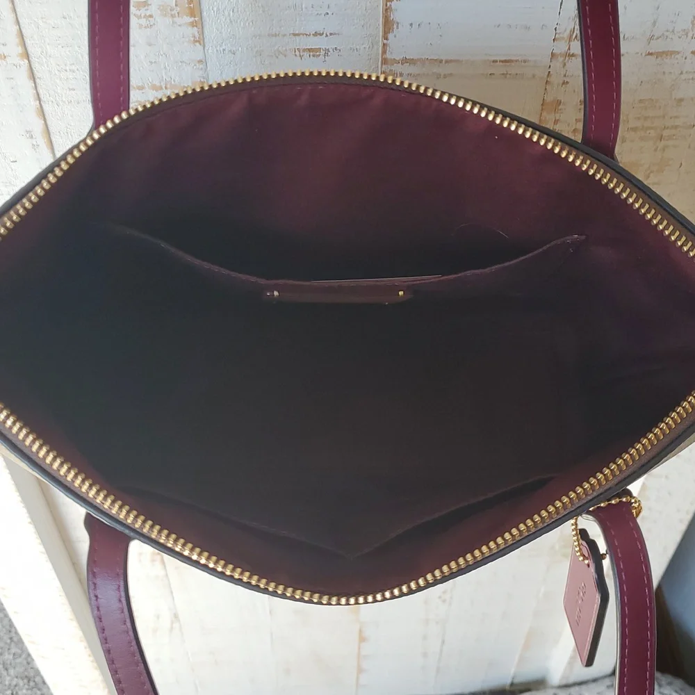 Coach Horse and Carriage Fiona Tote NWT - Picture 4 of 6